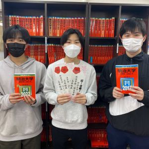 明治大学経営学部経営学科・法学部法学科ほかに合格の高木稜央さん