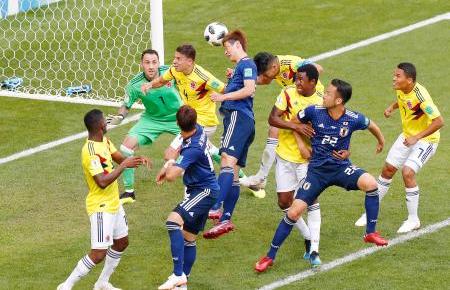 サッカーワールドカップ 日本 vs コロンビア 日本劇的勝利！！サッカーの