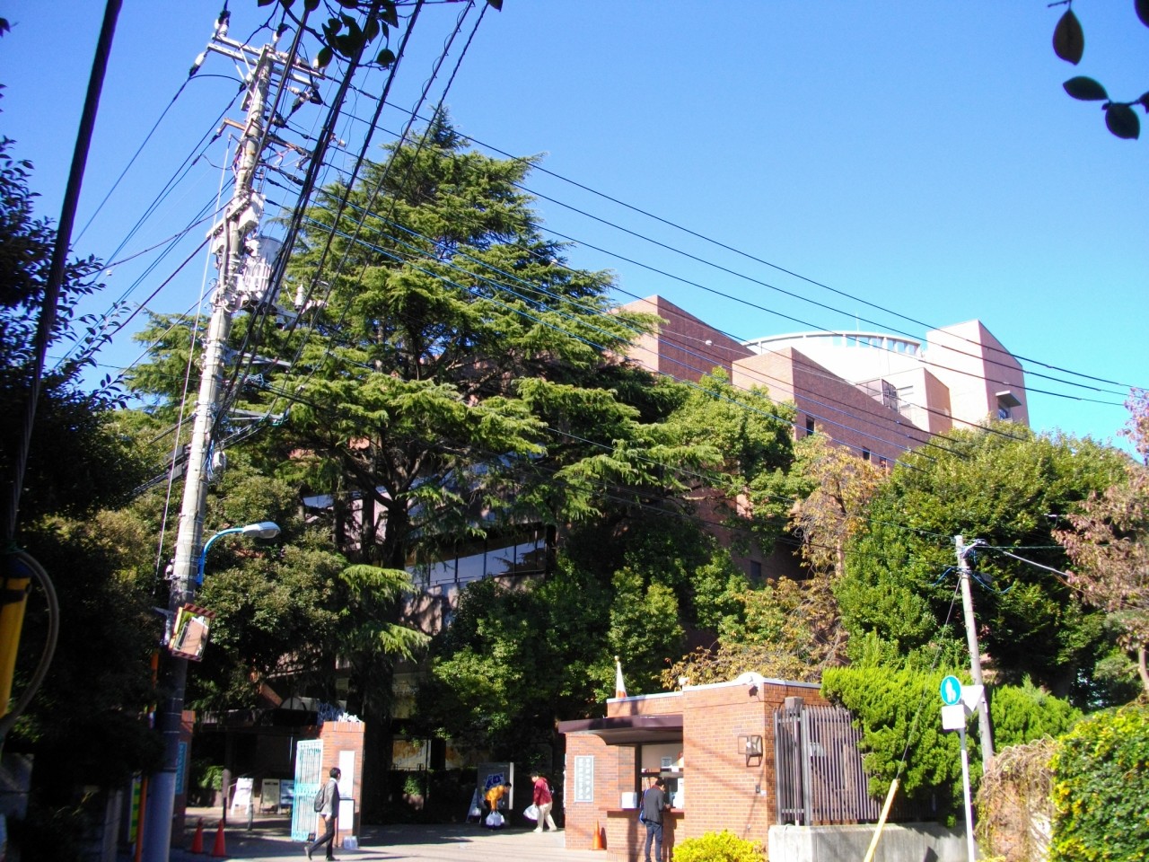 Mejiro_University_01