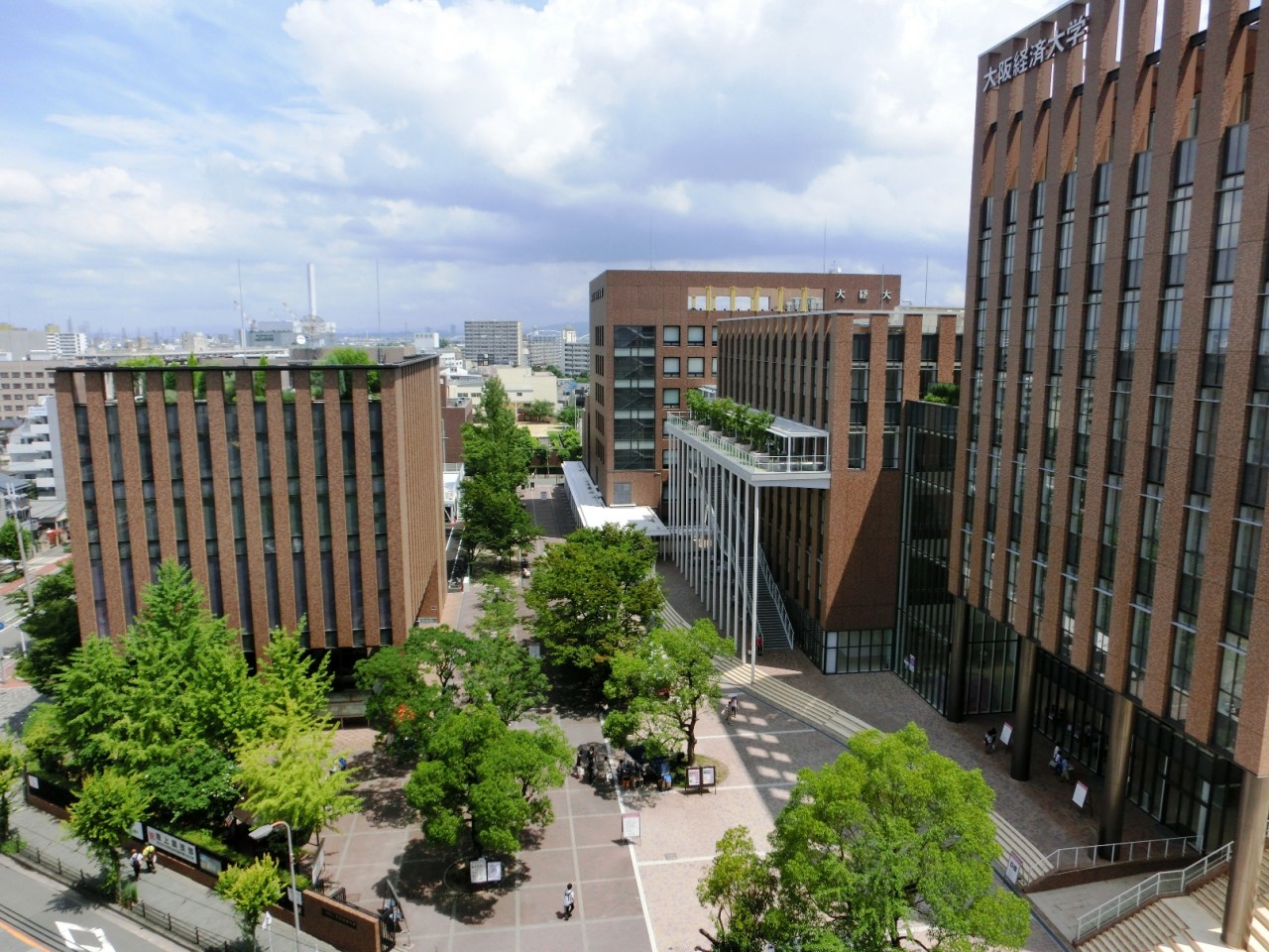 Osaka_University_of_Economics_C_and_D_building