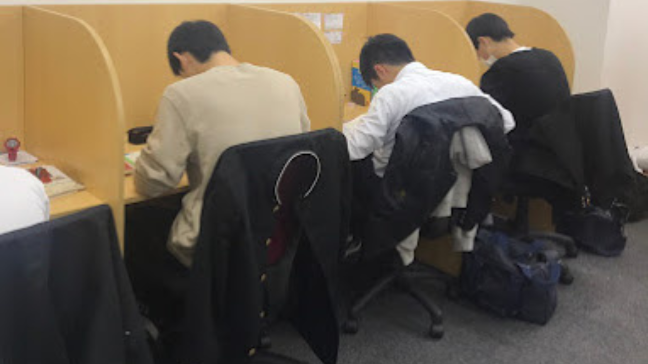 【自習室】武田塾では自習室だけ利用することは可能ですか？？
