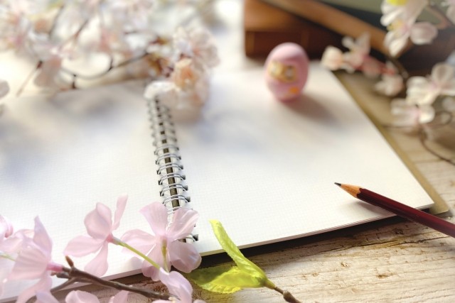 桜と筆記用具
