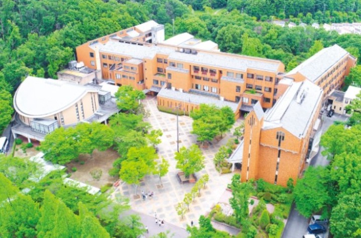 桃山学院教育大学　キャンパス　写真