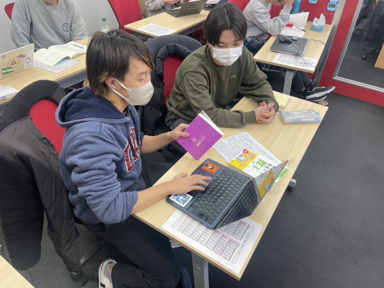 菊地君-勉強風景