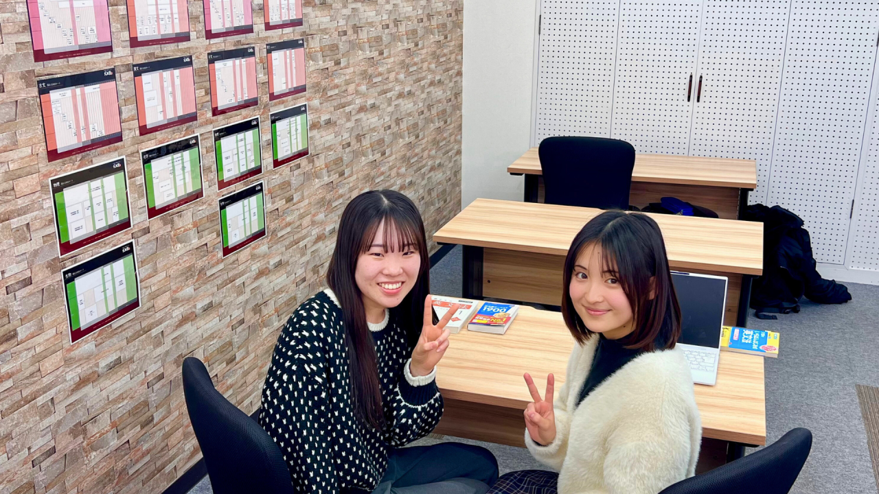 畠中さん　平尾講師　振りむき　２