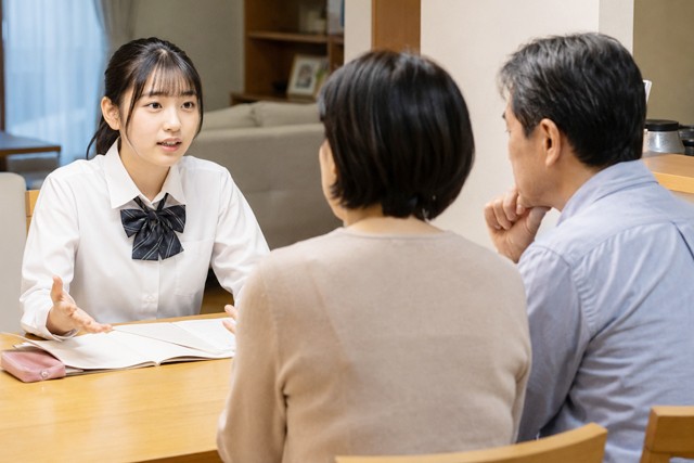親を説得する